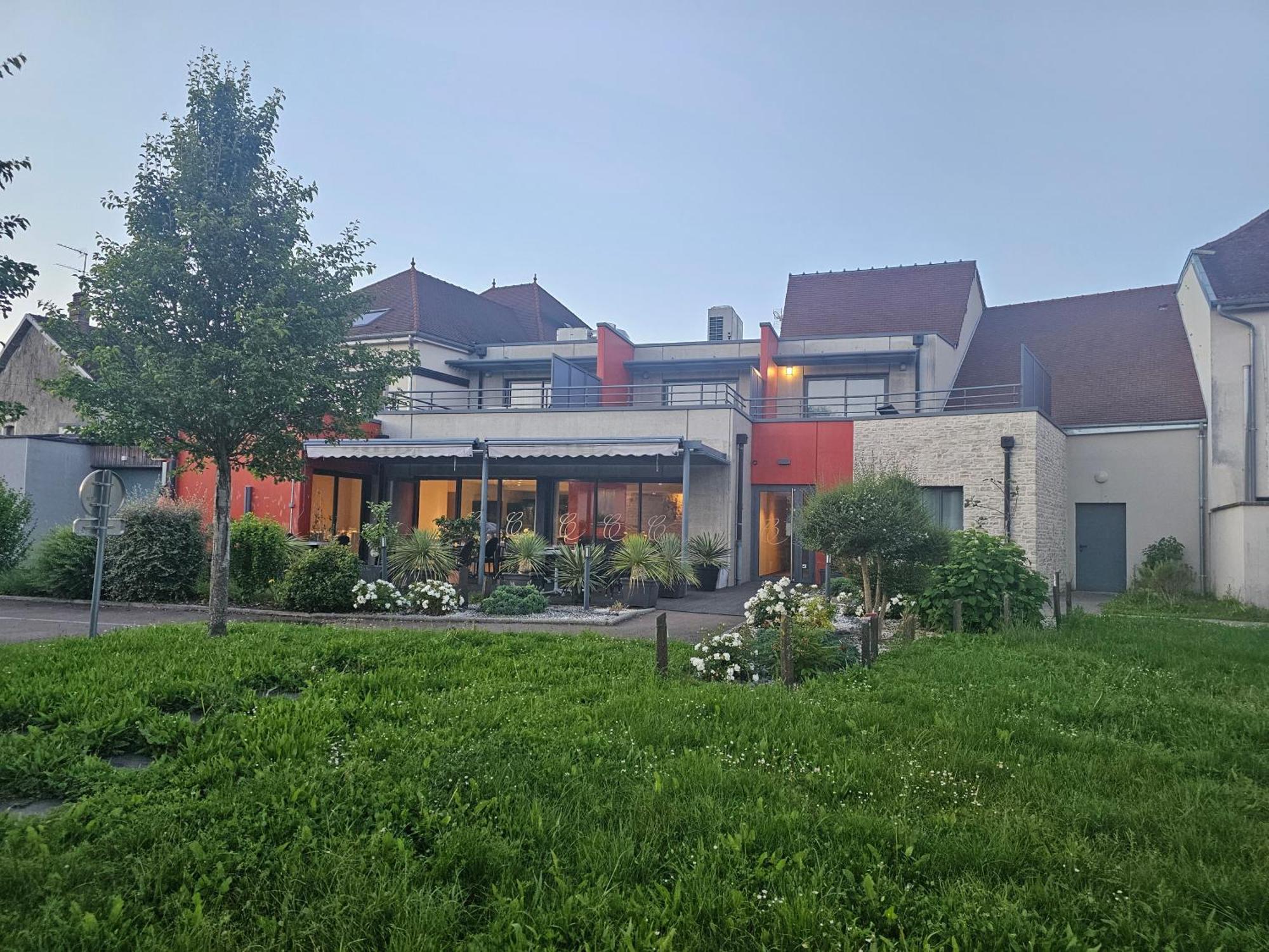 Au Coeur Des Bulles Hotell Loches-sur-Ource Eksteriør bilde